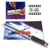 The Blade - Un Cutter transperce un billet
